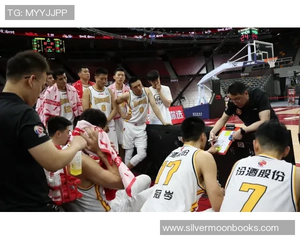 武汉篮球队与南京篮球队赛后复盘分析比赛经验与战术调整探讨